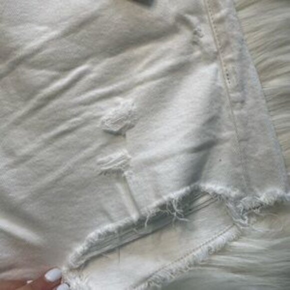 AE77 The Classic Cut Off Denim Shorts - Picture 3 of 5